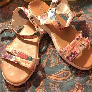 High top flowery sandals